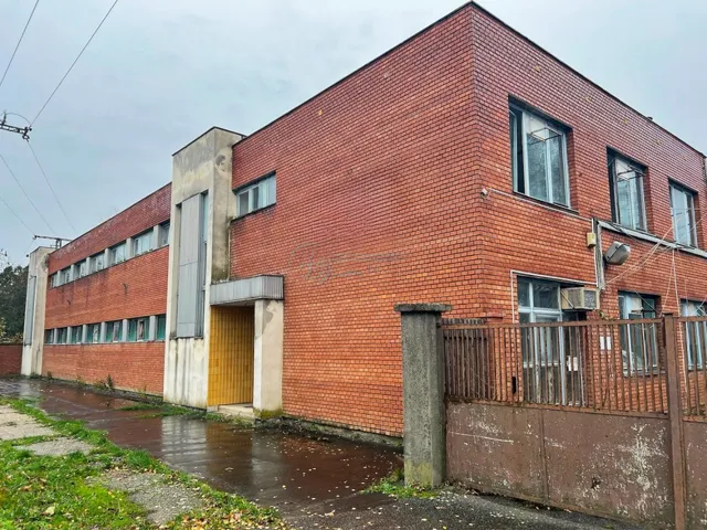 Eladó kereskedelmi és ipari ingatlan Makó 2700 nm