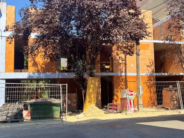 Eladó kereskedelmi és ipari ingatlan Szeged 46 nm