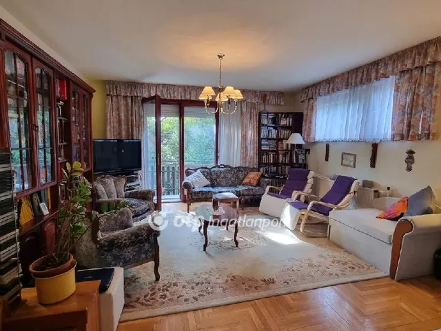 Eladó ház Budapest III. kerület, Táborhegy 154 nm