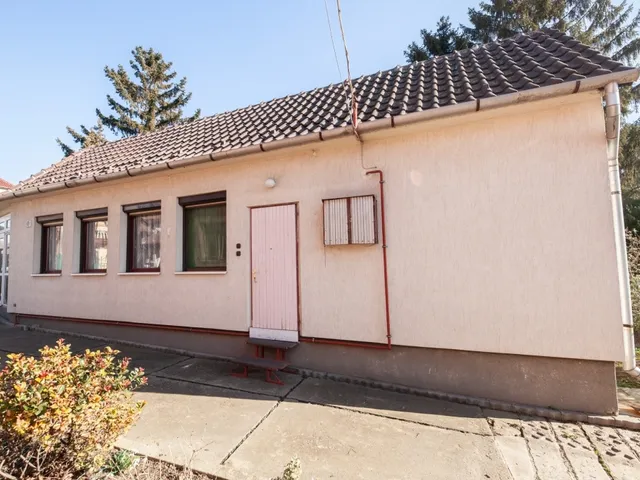 Eladó ház Iklad 219 nm