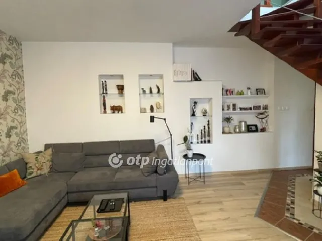 Eladó lakás Budapest XIV. kerület, Zugló 275 nm