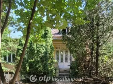 Eladó ház Budapest XVI. kerület 231 nm