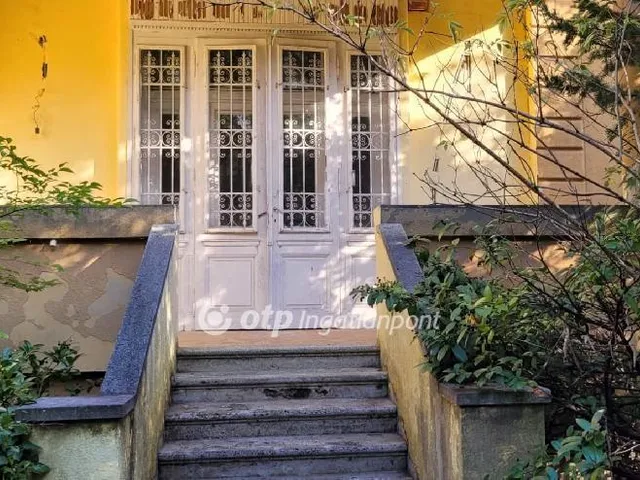 Eladó ház Budapest XVI. kerület 231 nm