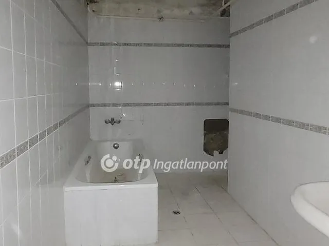 Eladó ház Budapest XVI. kerület 231 nm