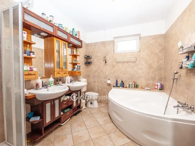 Eladó ház Csömör 309 nm