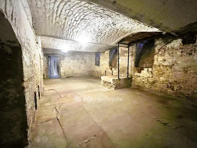 Eladó lakás Budapest VIII. kerület, II. János Pál pápa tér 94 nm