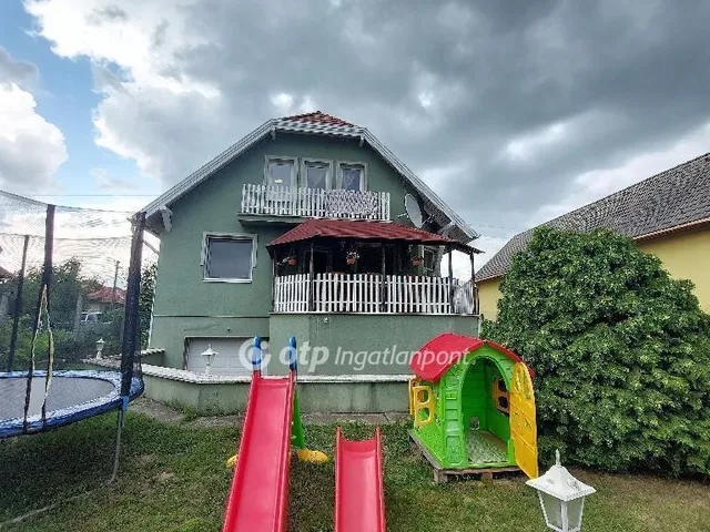 Eladó ház Veresegyház 246 nm