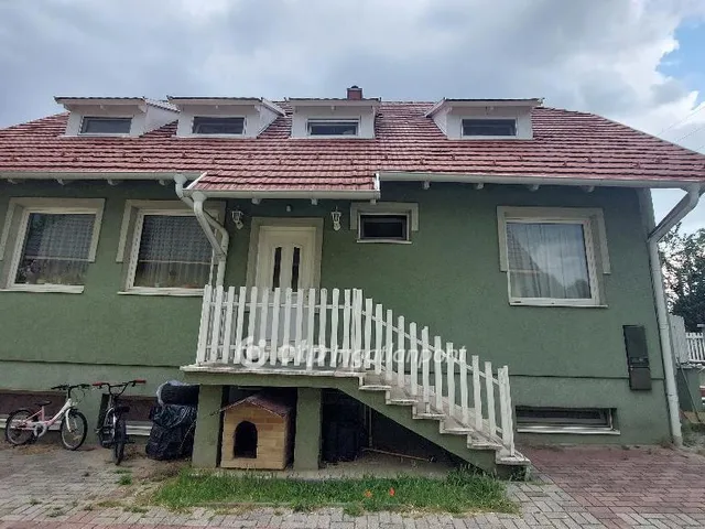 Eladó ház Veresegyház 246 nm