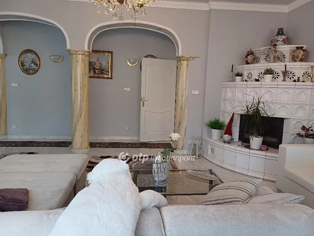Eladó ház Budapest XVI. kerület, Árpádföld 460 nm