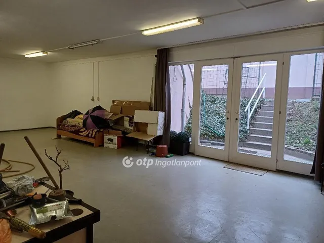 Eladó ház Budapest XVI. kerület, Árpádföld 460 nm