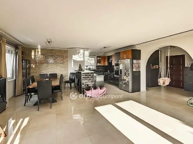 Eladó lakás Budapest XVI. kerület 138 nm