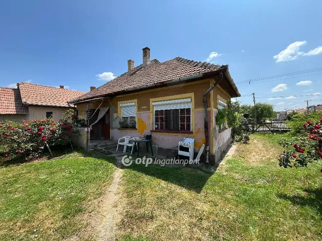 Eladó ház Tiszakeszi 68 nm