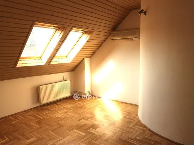 Eladó ház Budapest XIV. kerület, Herminamező 330 nm