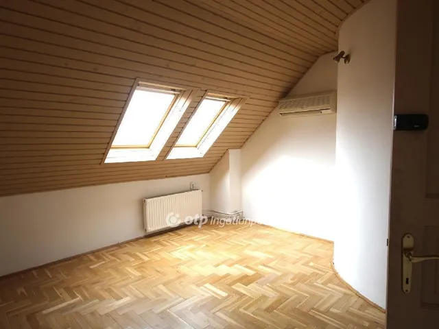 Eladó ház Budapest XIV. kerület, Herminamező 330 nm