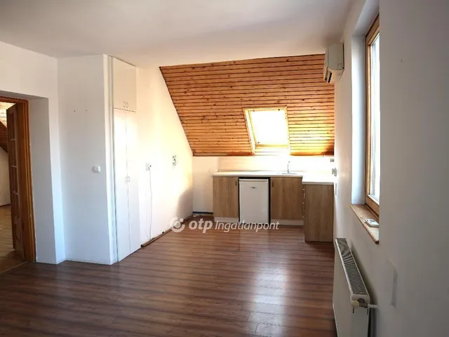 Eladó ház Budapest XIV. kerület, Herminamező 330 nm