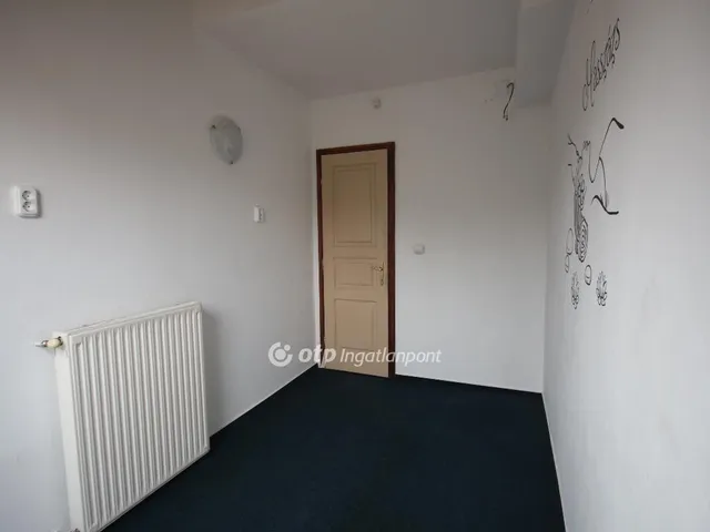 Eladó ház Budapest XIV. kerület, Herminamező 330 nm