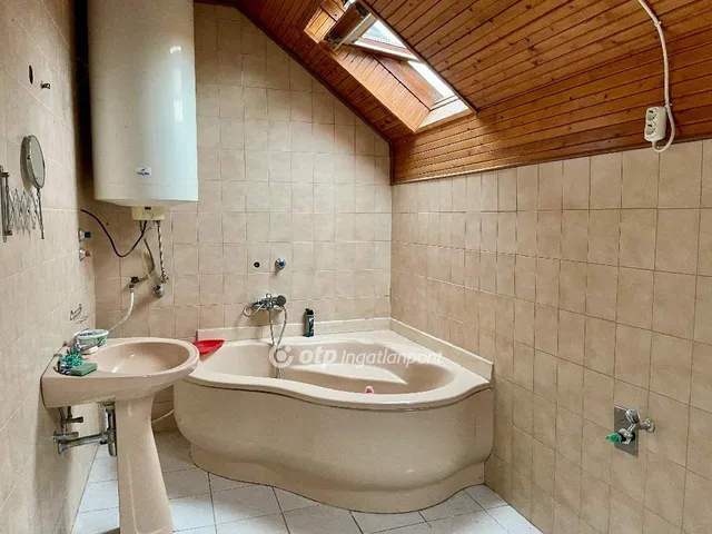 Eladó lakás Budapest XV. kerület, Rákospalota 131 nm