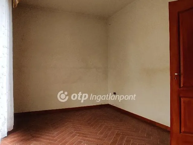 Eladó ház Budapest XVI. kerület, Árpádföld 241 nm