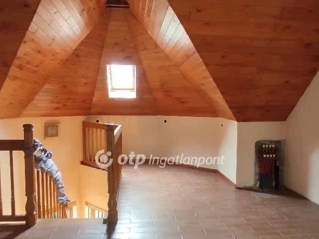 Eladó ház Budapest XVI. kerület, Árpádföld 241 nm