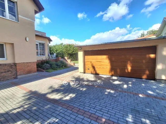 Eladó ház Budapest XVI. kerület, Sashalom 270 nm