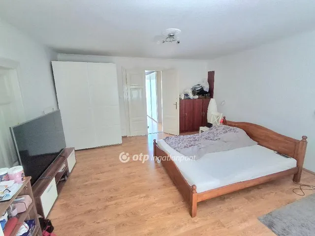 Eladó ház Budapest XVI. kerület, Sashalom 270 nm