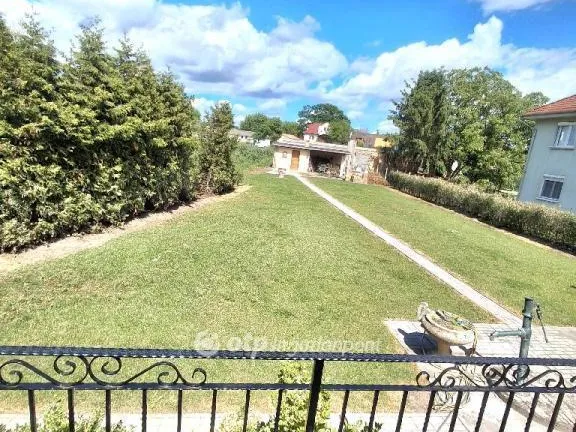 Eladó ház Budapest XVI. kerület, Sashalom 270 nm