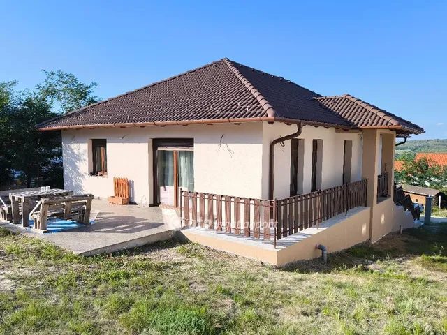 Eladó ház Erdőkertes 157 nm