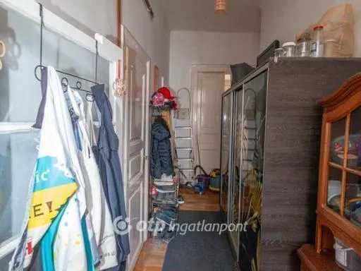 Eladó lakás Budapest VI. kerület, Nagykörúton belüli terület 71 nm