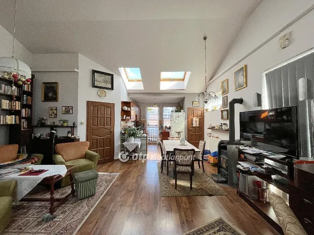 Eladó ház Budapest XV. kerület 180 nm