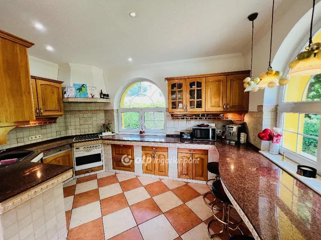 Eladó ház Budapest XVI. kerület, Cinkota 308 nm