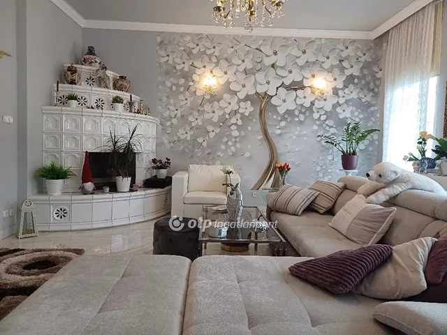 Eladó ház Budapest XVI. kerület, Árpádföld 460 nm