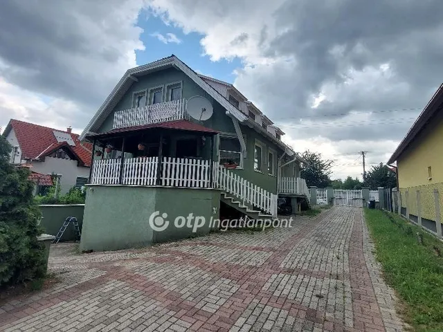 Eladó ház Veresegyház, Revetek 246 nm