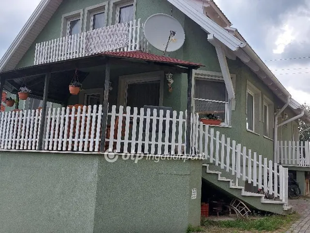 Eladó ház Veresegyház, Revetek 246 nm