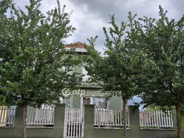 Eladó ház Veresegyház, Revetek 246 nm