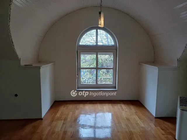 Eladó ház Budapest XVI. kerület, Sashalom 235 nm