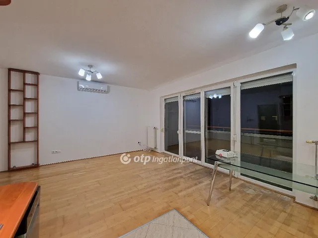 Eladó lakás Budapest IV. kerület, Káposztásmegyer 55 nm