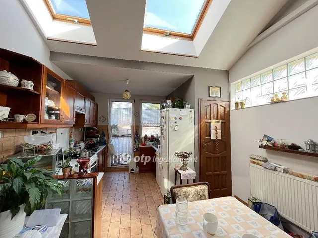 Eladó ház Budapest XV. kerület, Rákospalota 180 nm