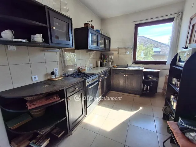 Eladó ház Budapest II. kerület, Szemlőhegy 212 nm