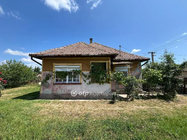 Eladó ház Tiszakeszi 68 nm
