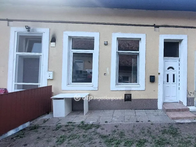 Eladó lakás Budapest X. kerület, Óhegy 30 nm