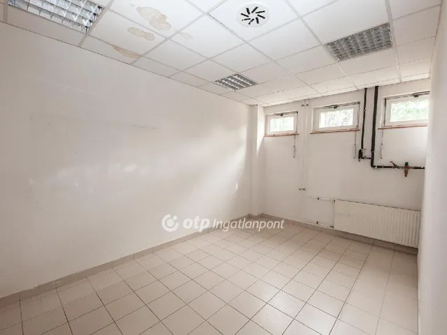 Eladó kereskedelmi és ipari ingatlan Budapest XIV. kerület, Alsórákos 806 nm