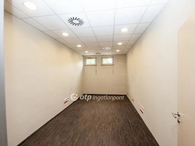 Eladó kereskedelmi és ipari ingatlan Budapest XIV. kerület, Alsórákos 806 nm