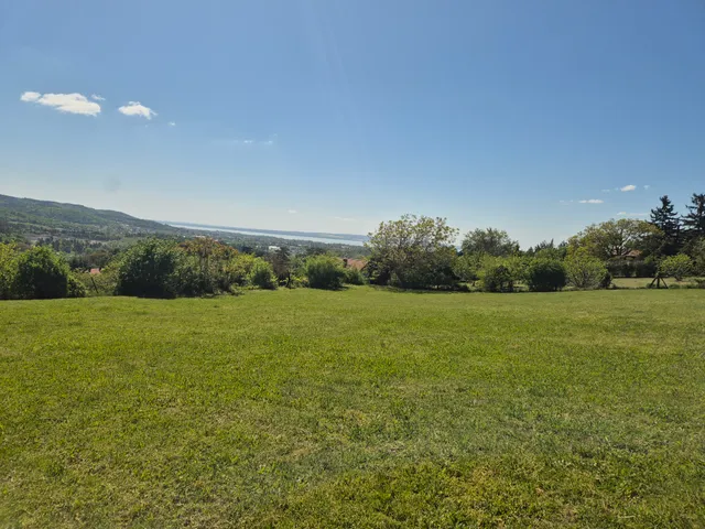 Eladó telek Cserszegtomaj 3839 nm