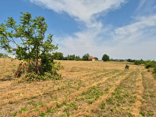 Eladó telek Cserszegtomaj 5012 nm