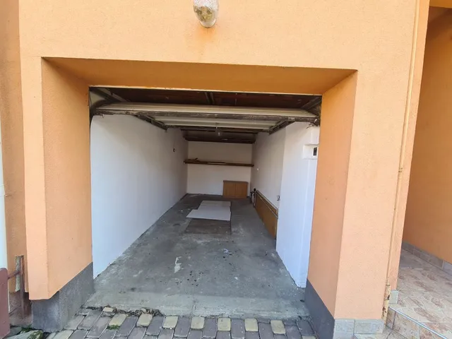 Kiadó ház Debrecen, Csigekert 120 nm