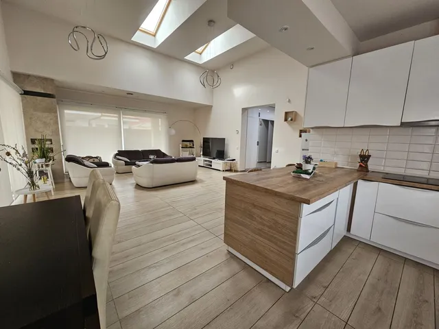 Eladó ház Debrecen, Kerekestelep 230 nm