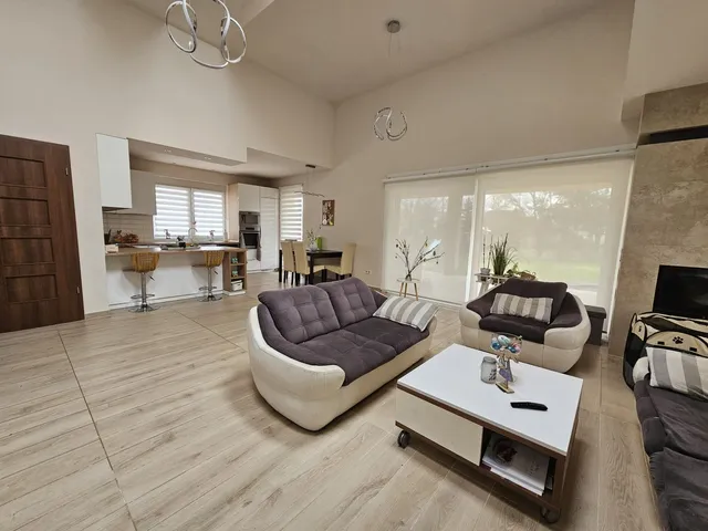 Eladó ház Debrecen, Kerekestelep 230 nm