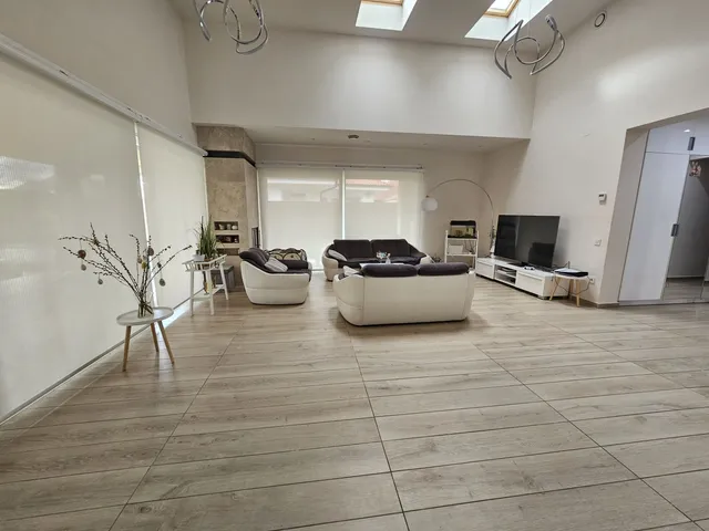 Eladó ház Debrecen, Kerekestelep 230 nm