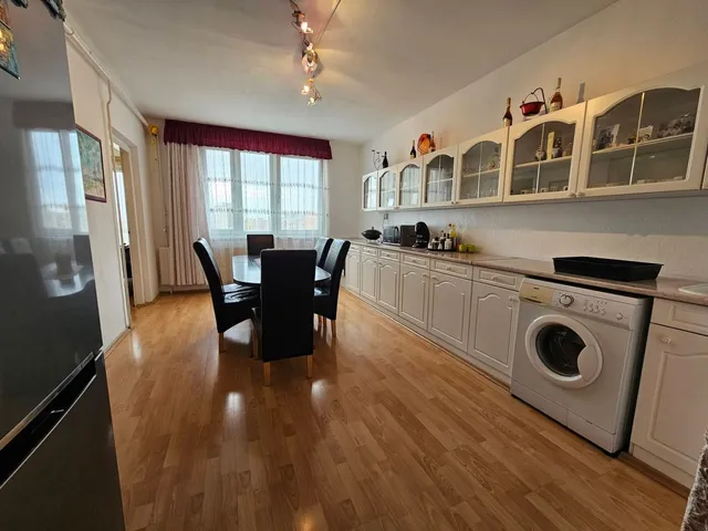 Eladó lakás Debrecen, Újkert 70 nm