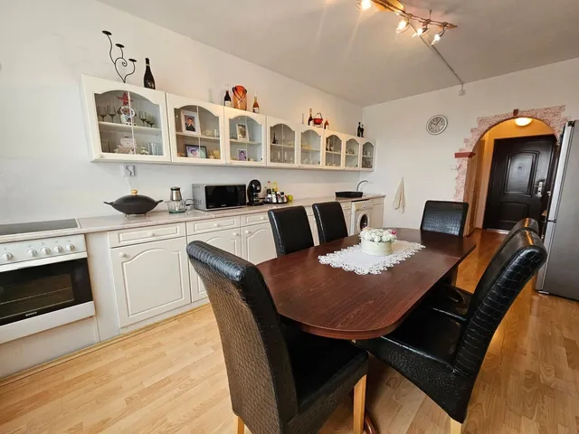 Eladó lakás Debrecen, Újkert 70 nm